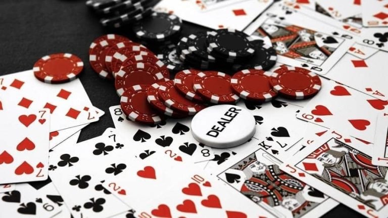 Verifikasi akun dengan unggahan dokumen KTP
